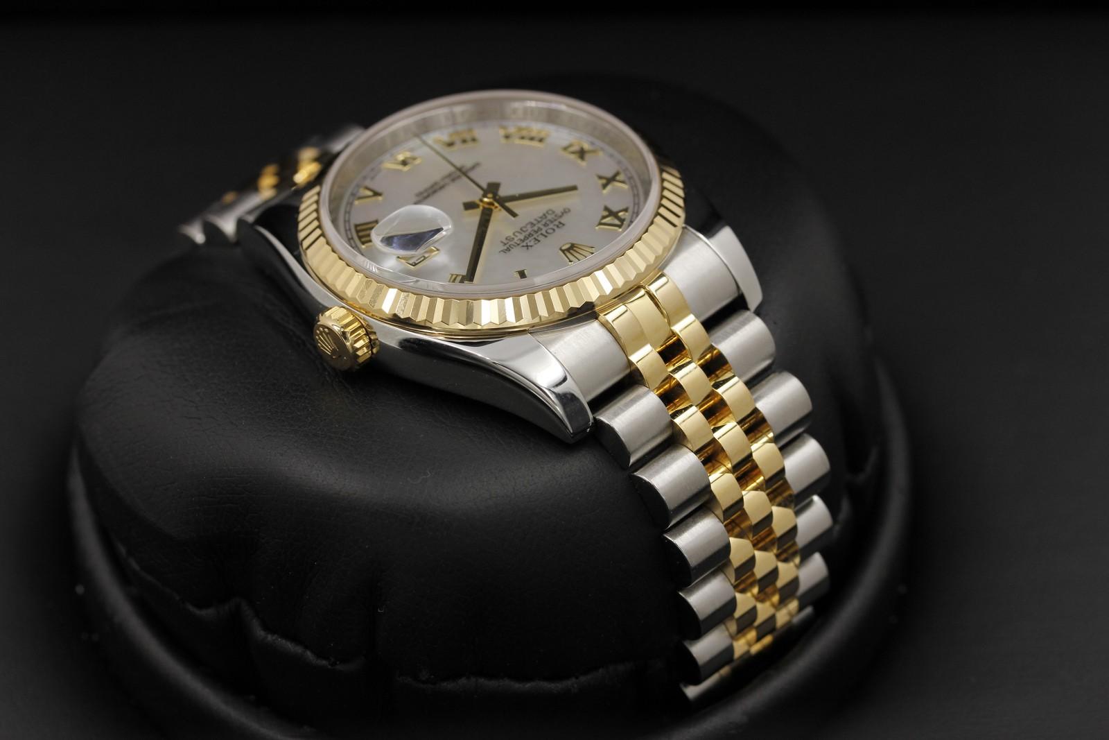 Watch Image 4