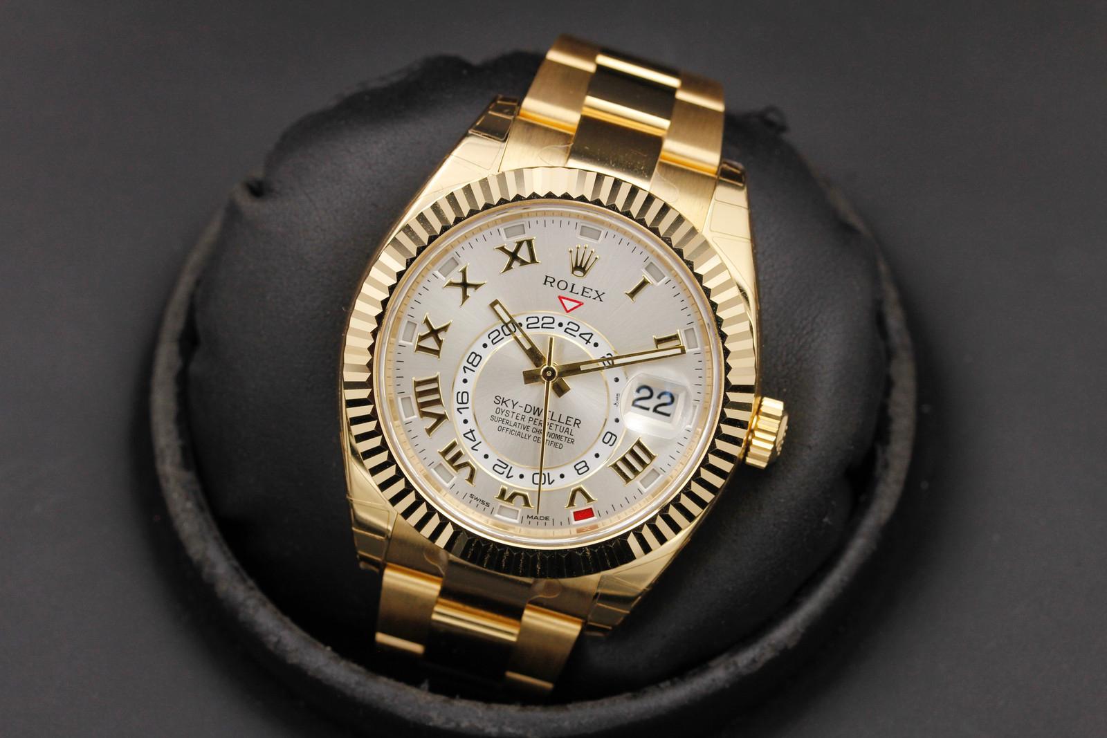 Watch Image 8