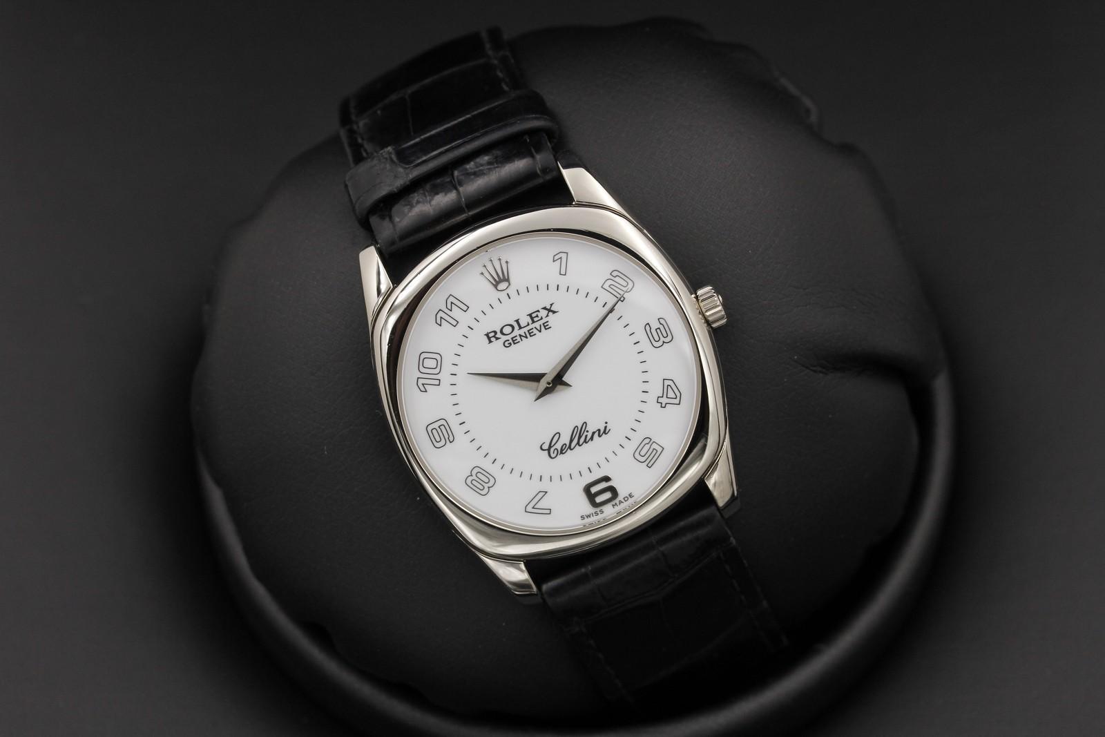 Watch Image 13