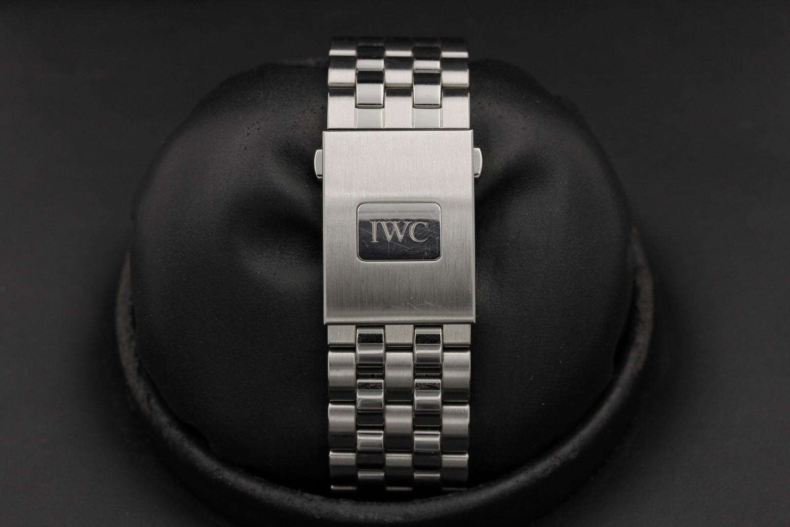 Watch Image 7