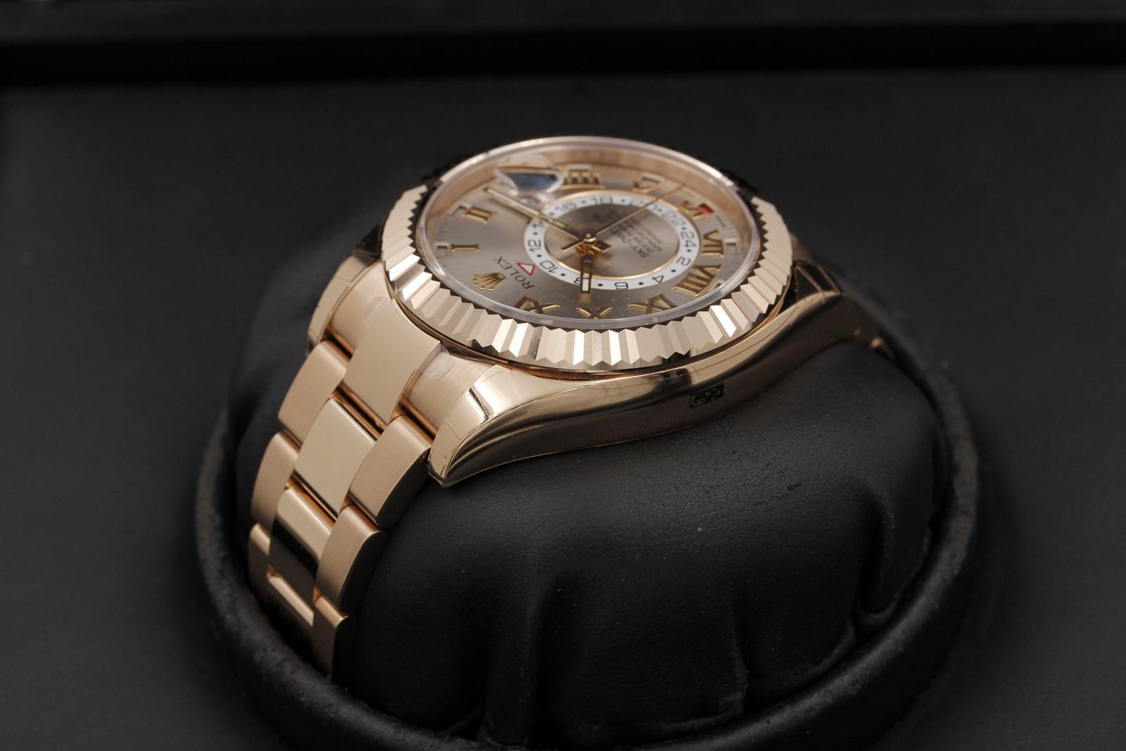 Watch Image 5