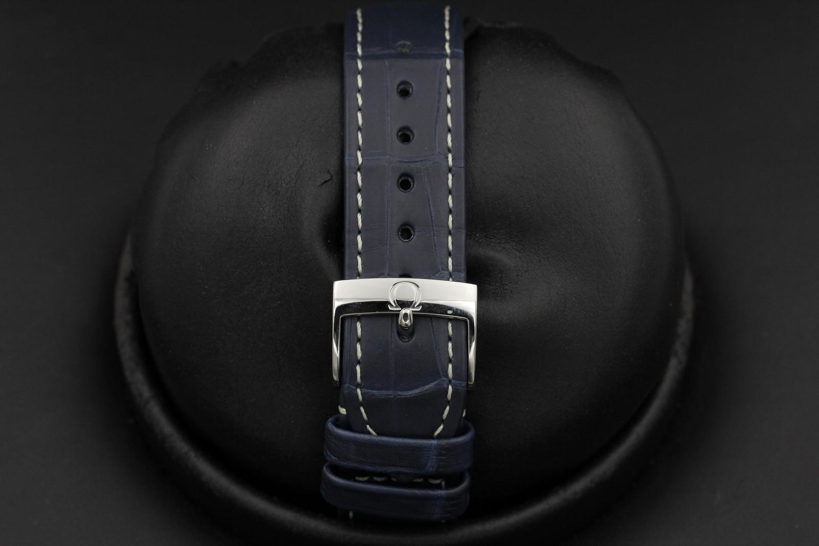 Watch Image 7