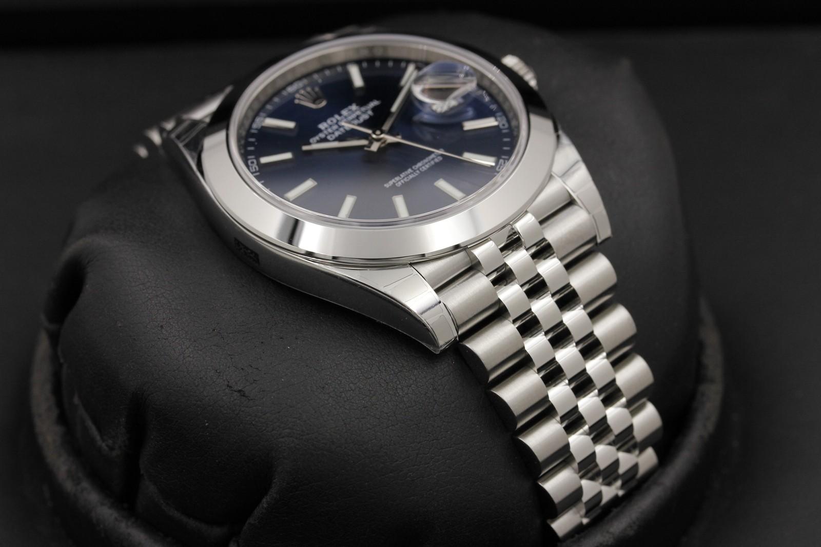 Watch Image 6