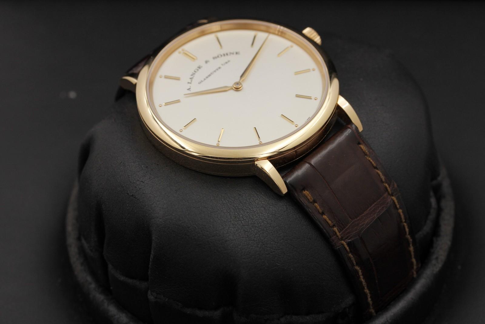 Watch Image 6