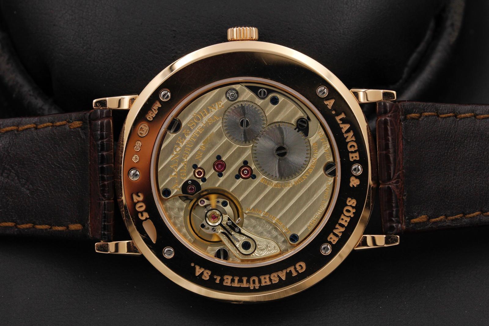 Watch Image 10