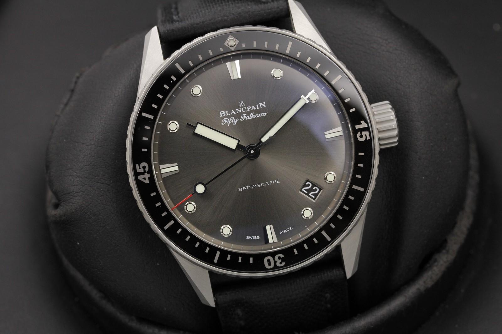 Watch Image 11