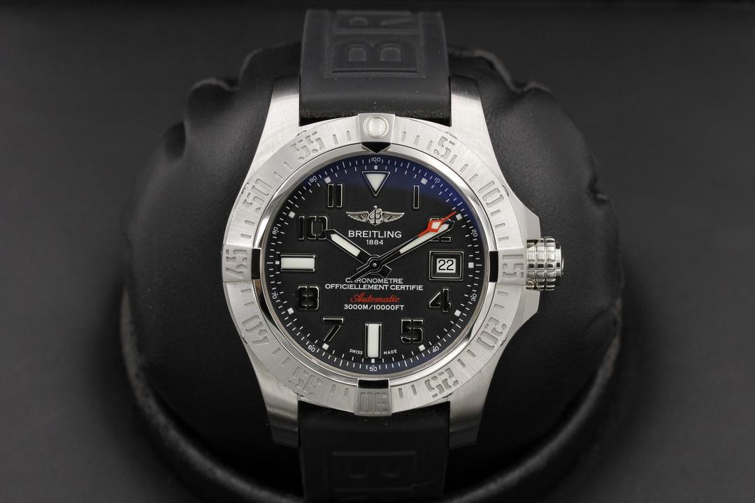 Breitling Avenger Ii A17331