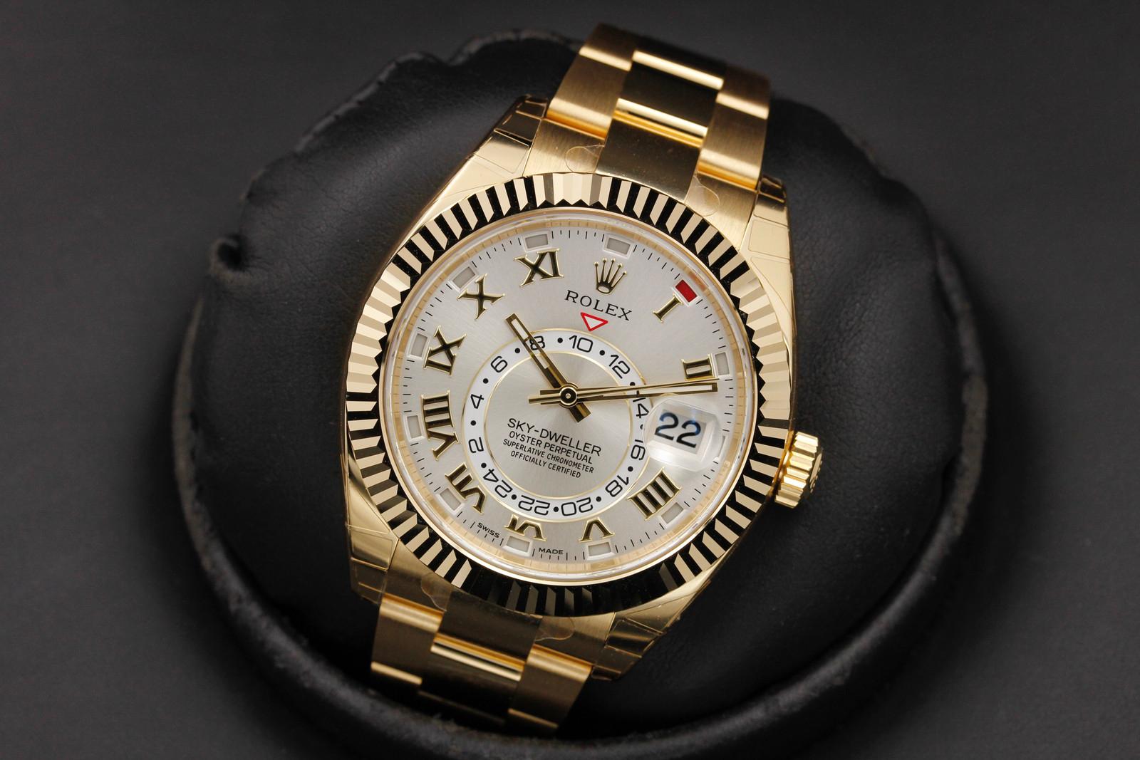 Watch Image 8