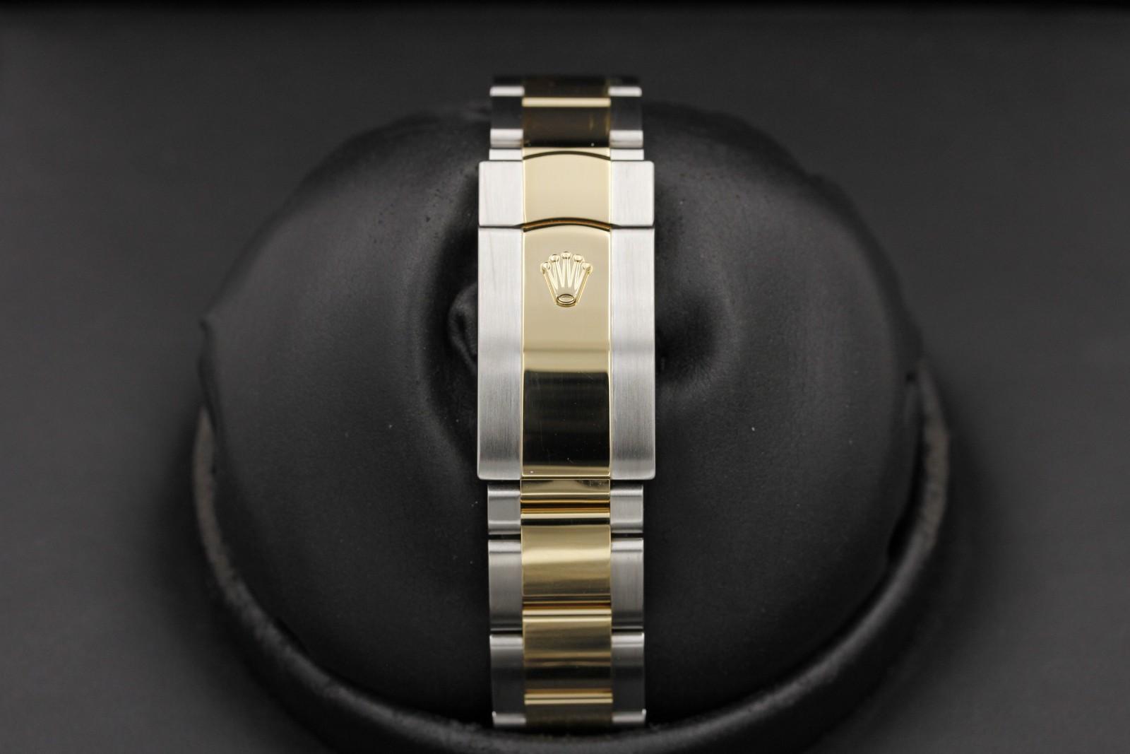 Watch Image 7