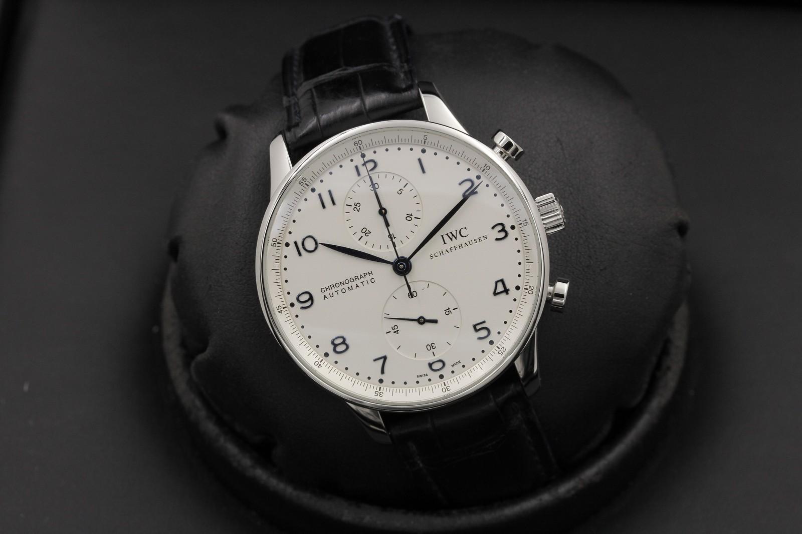 Watch Image 9