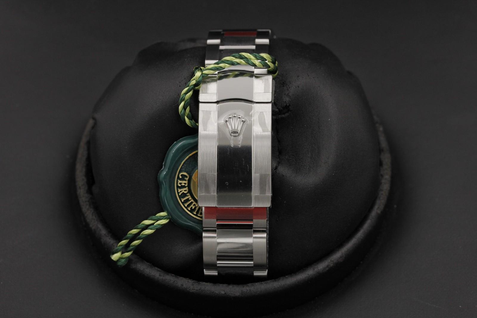 Watch Image 7