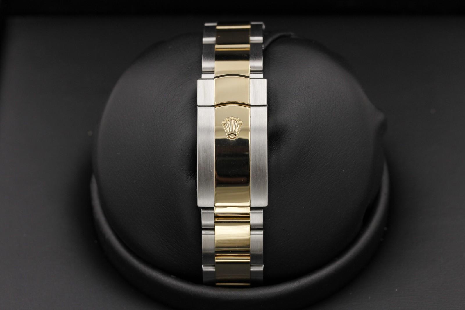 Watch Image 7