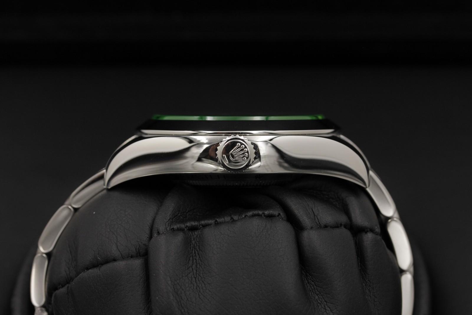 Watch Image 3