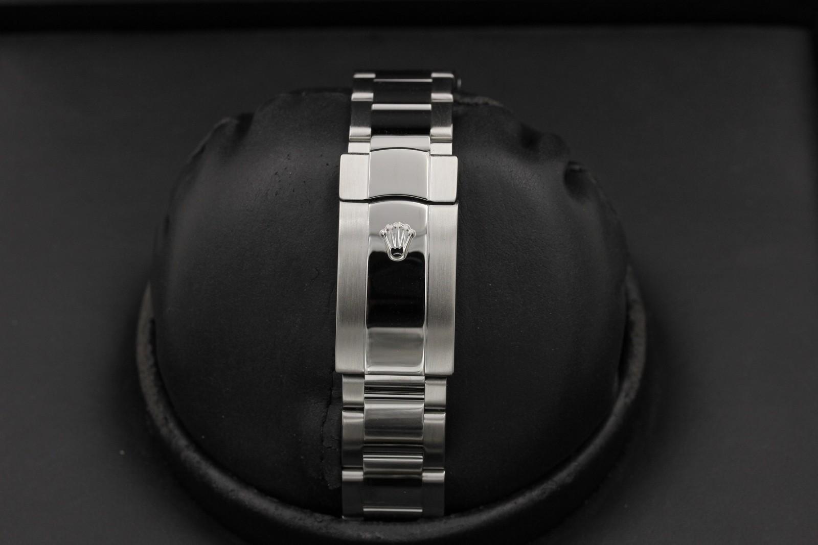 Watch Image 7
