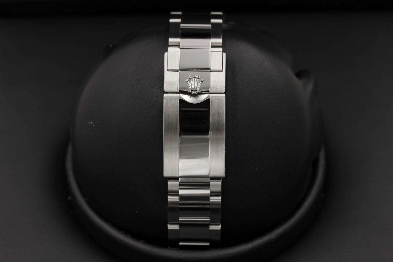 Watch Image 7