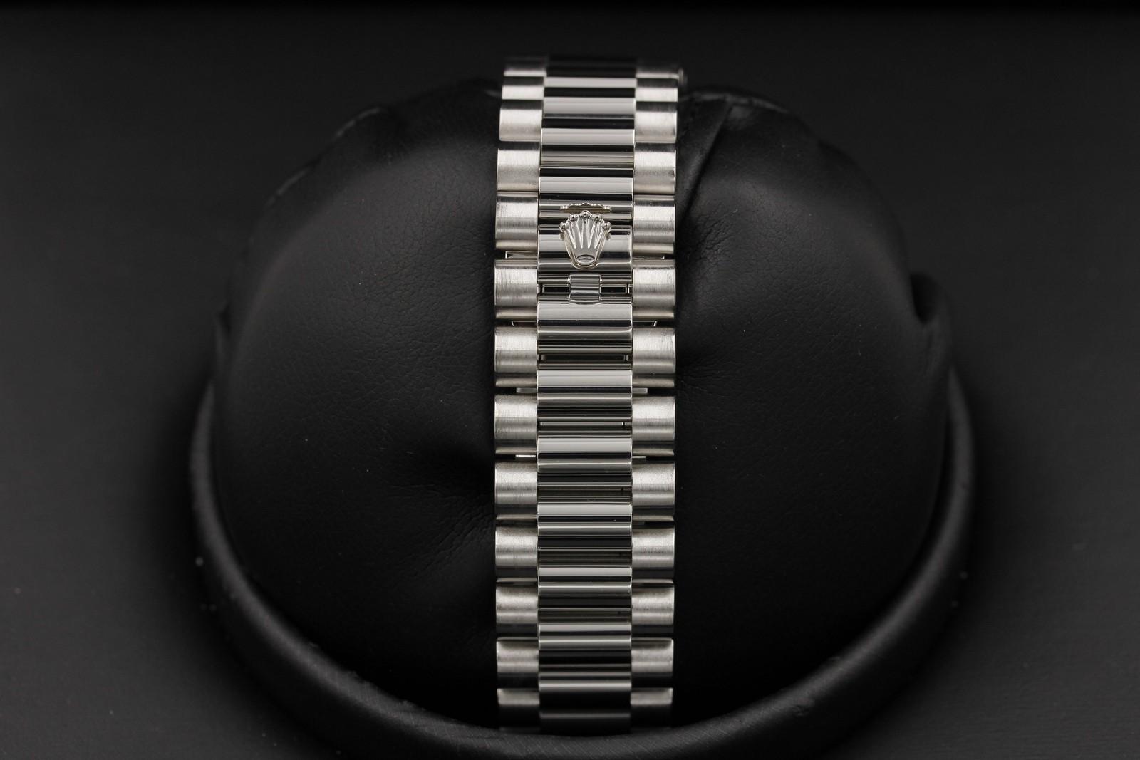 Watch Image 7