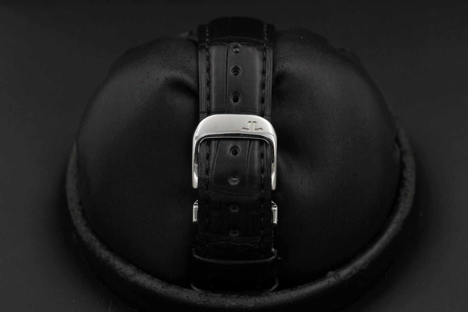Watch Image 6