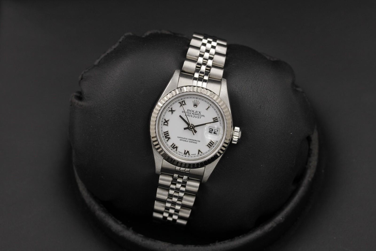 Watch Image 8
