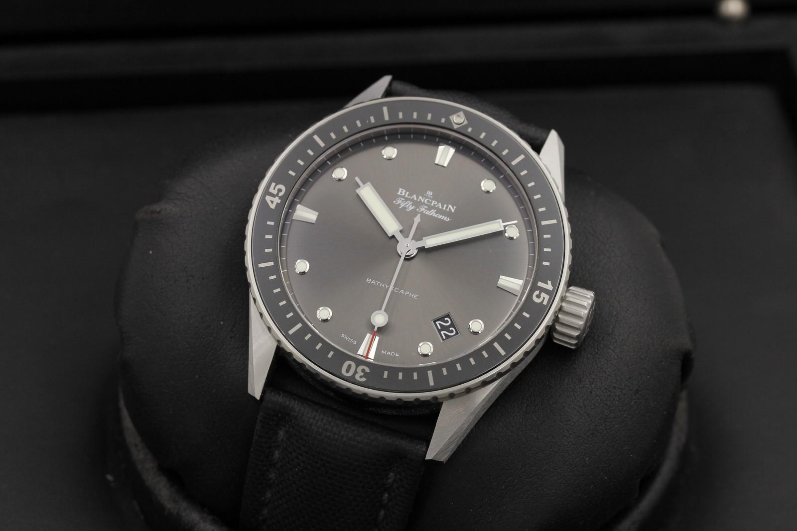 Watch Image 10