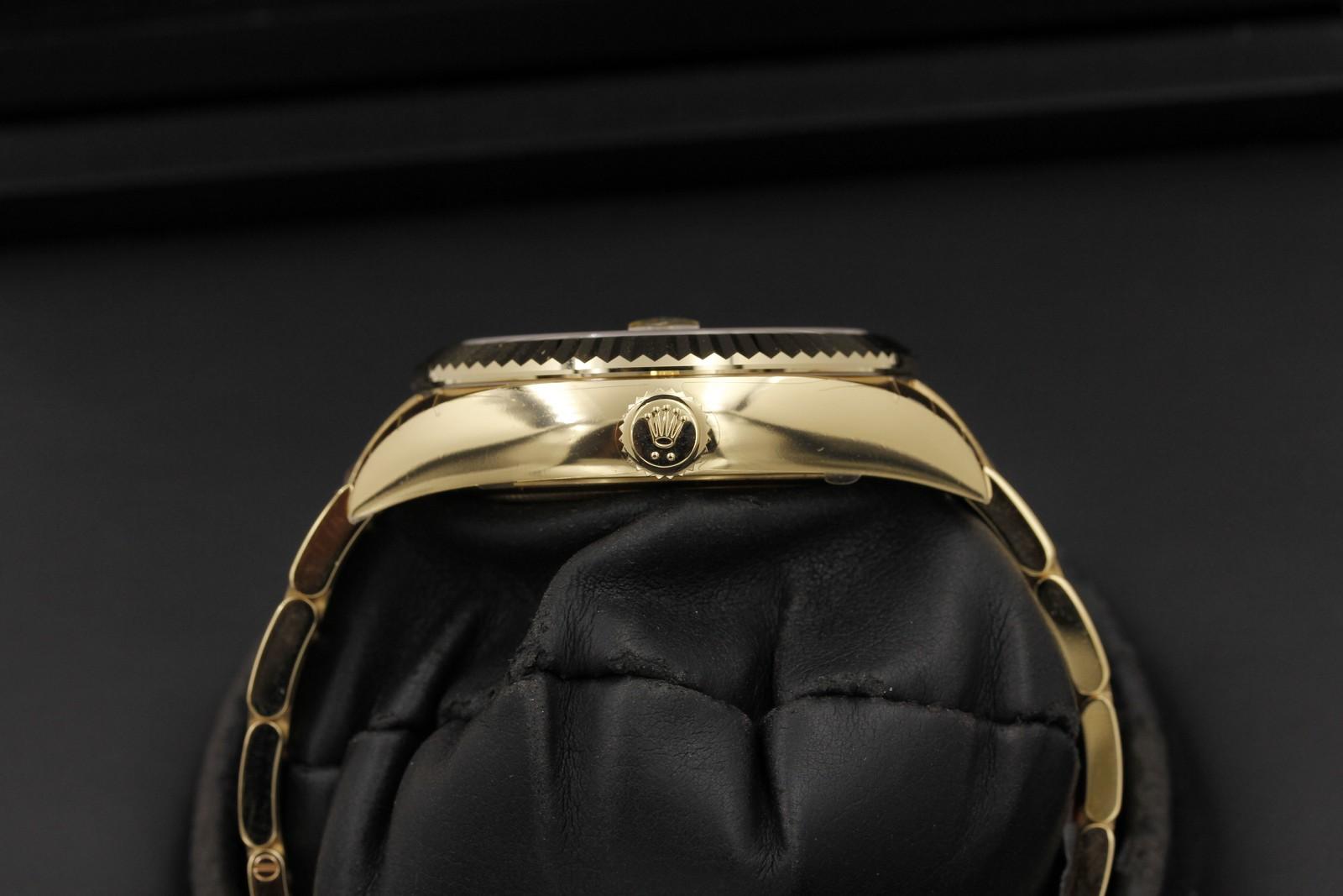 Watch Image 3