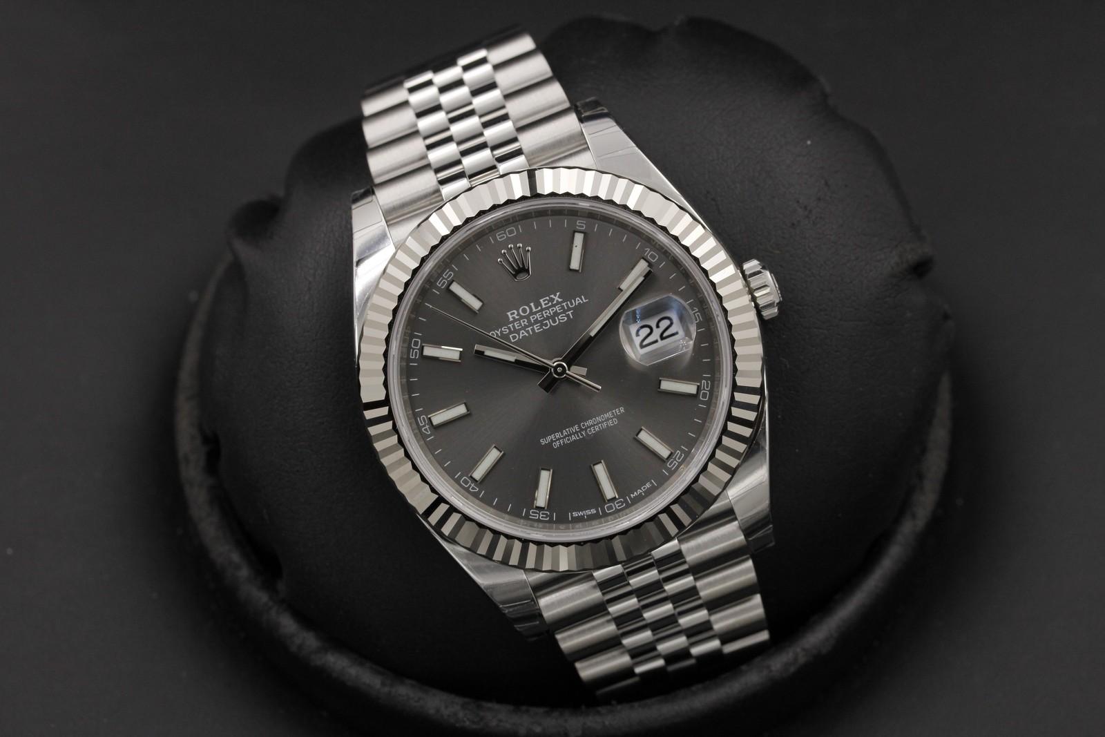 Watch Image 9