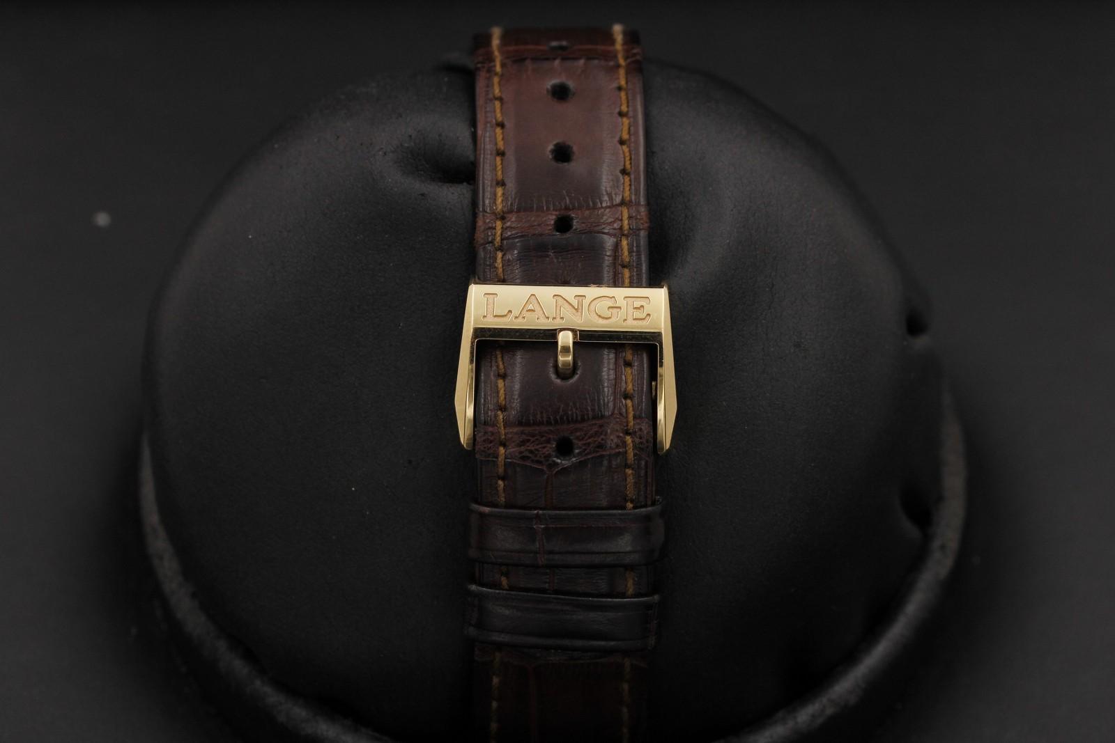 Watch Image 7