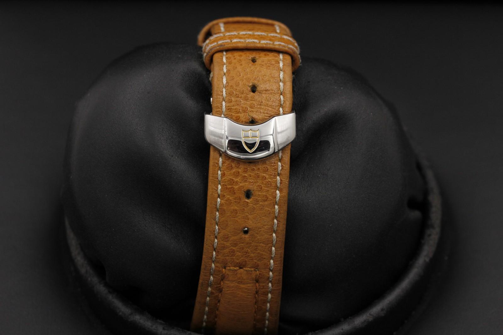 Watch Image 7
