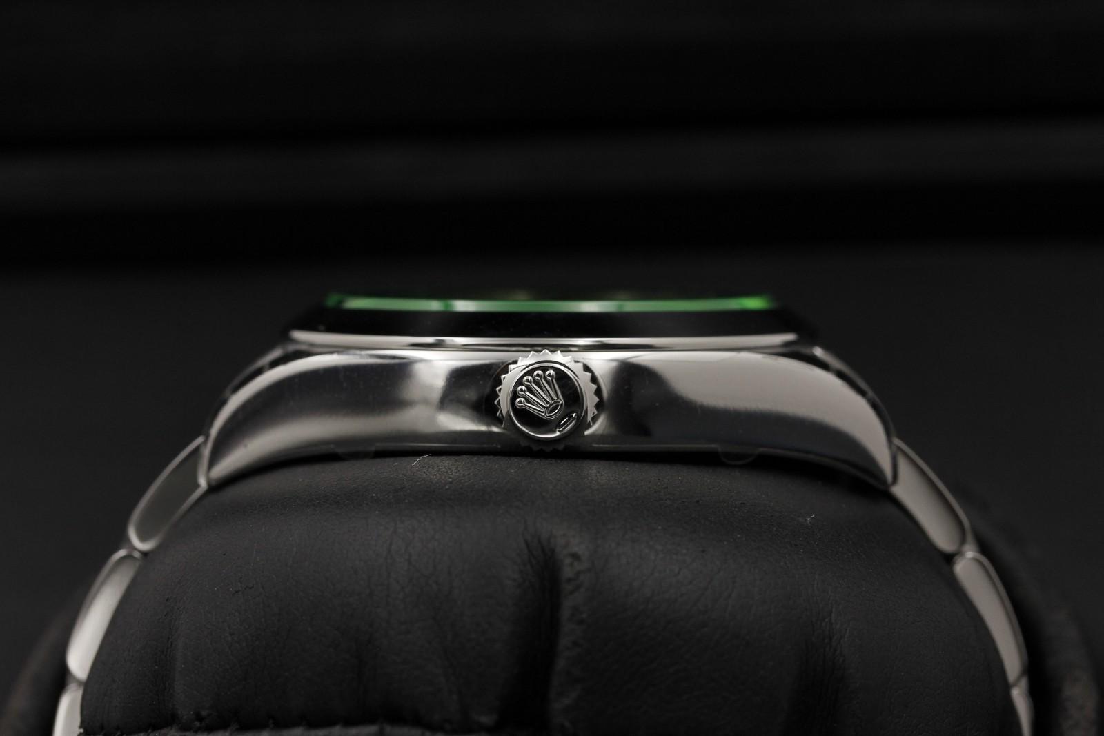 Watch Image 3