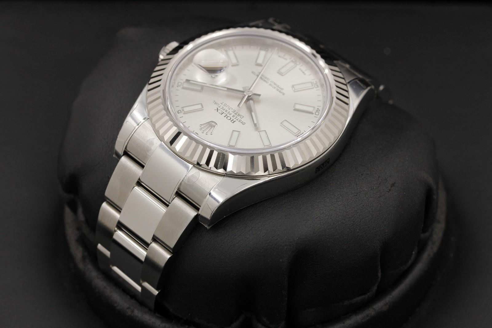 Watch Image 5