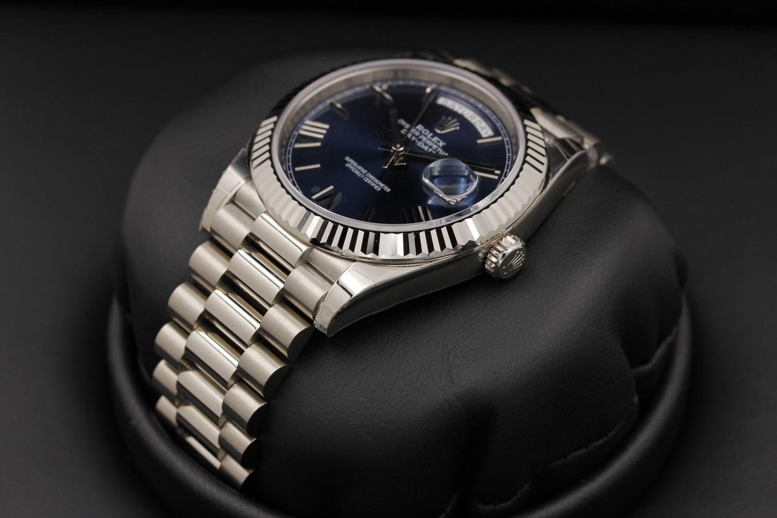Watch Image 2