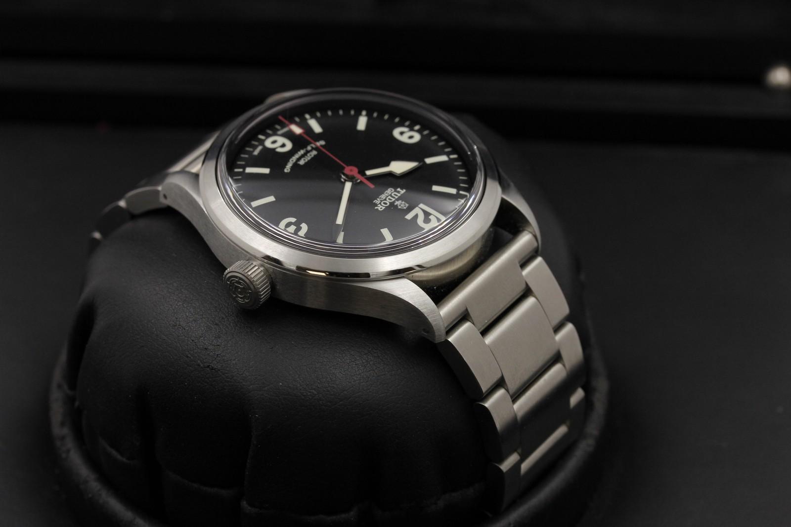Watch Image 4