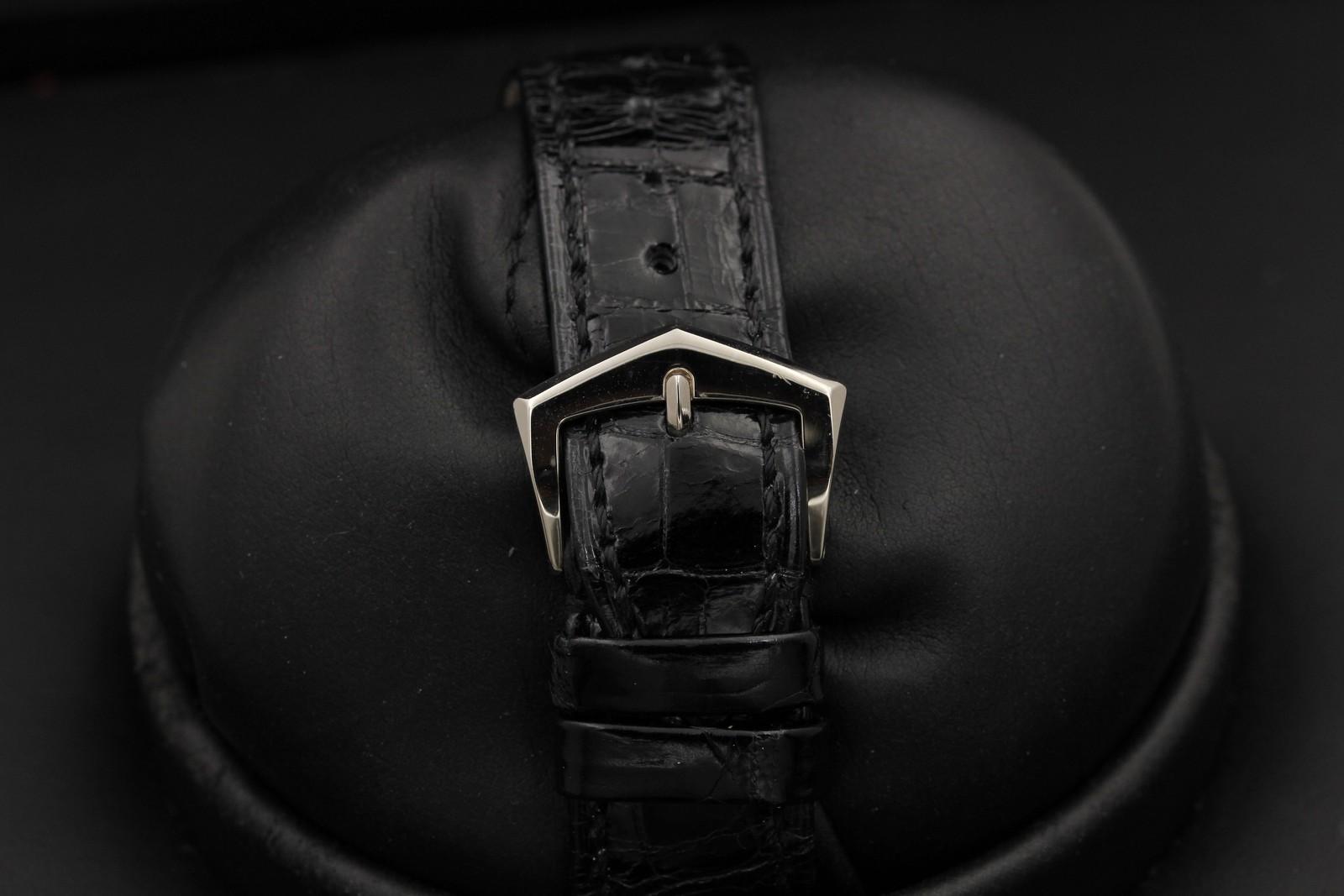 Watch Image 7