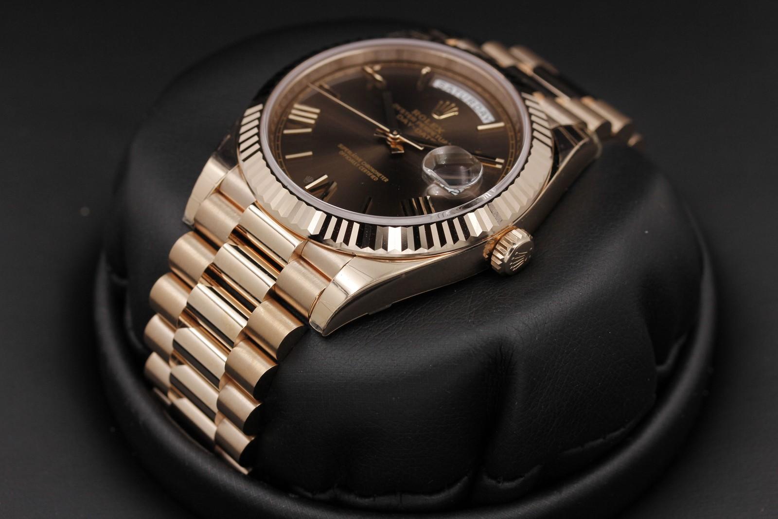 Watch Image 7
