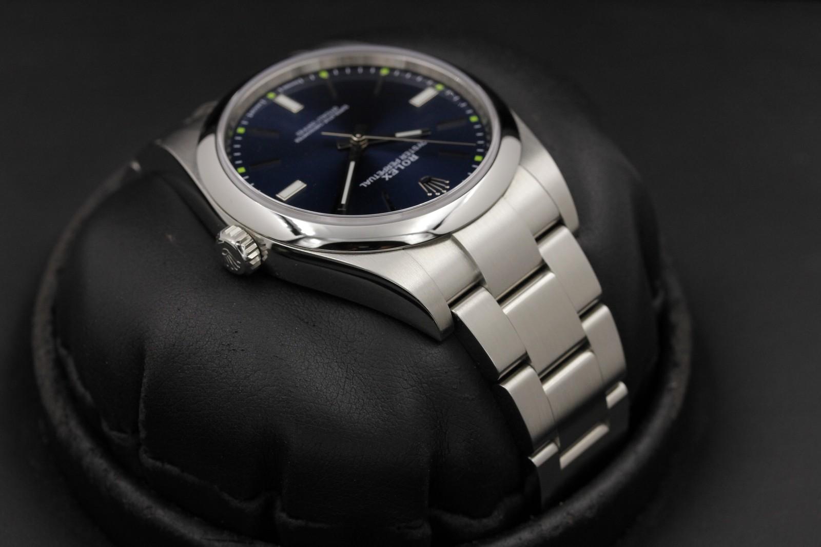 Watch Image 4