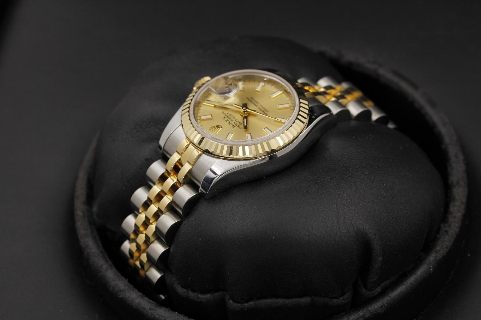Watch Image 5