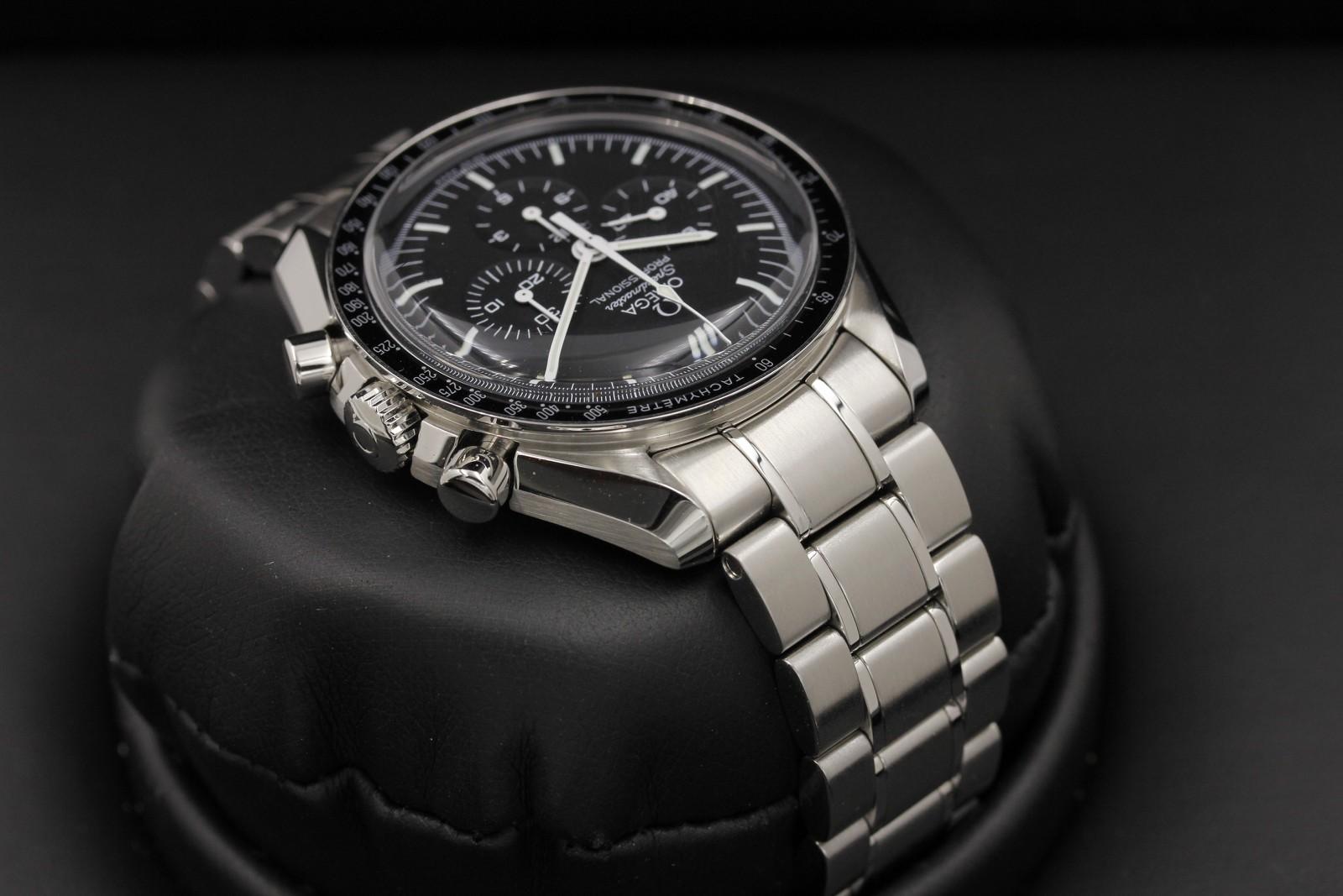 Watch Image 4