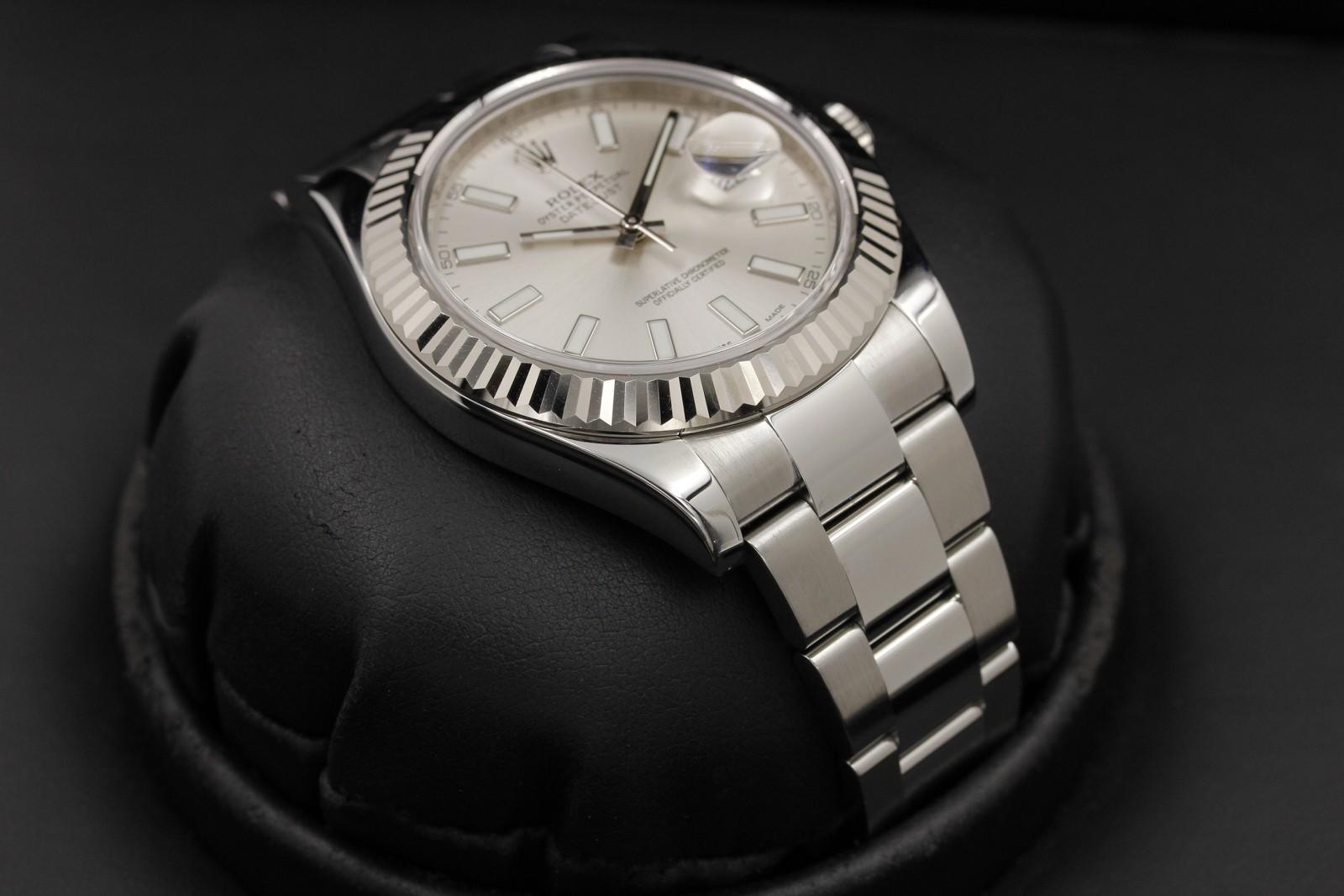 Watch Image 6