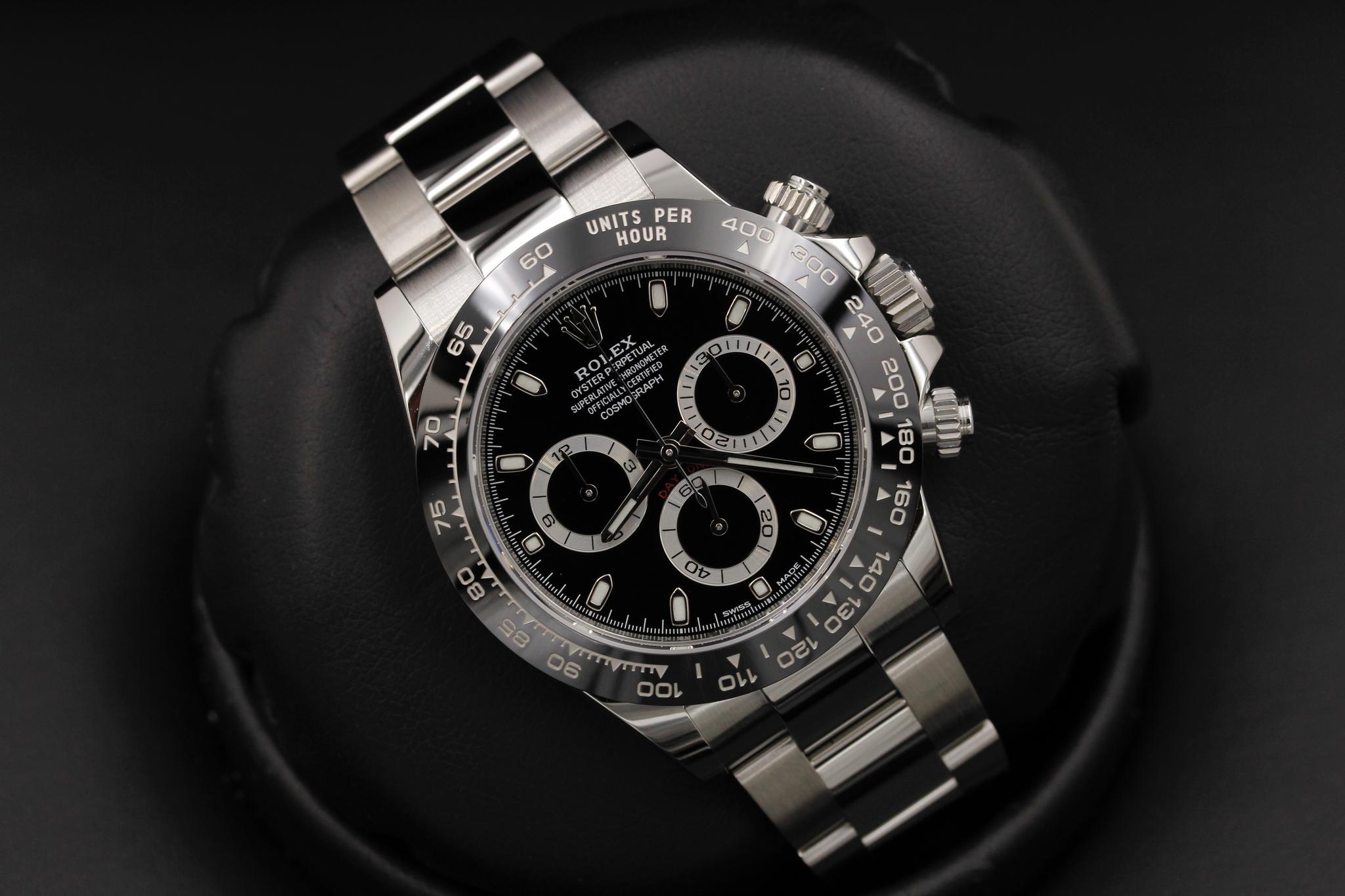 Watch Image 10